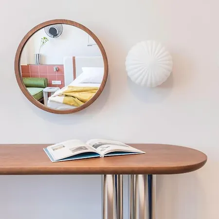 Daire Centre Design Split